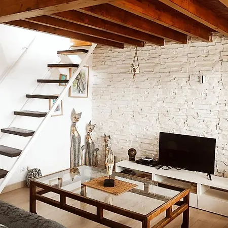 Beautiful With Wifi And Free Parking Ferienhaus *