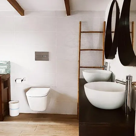 Beautiful With Wifi And Free Parking Holiday home *
