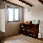 Beautiful With Wifi And Free Parking Holiday home *