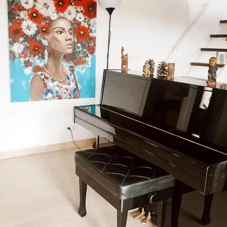 בית נופש Beautiful With Wifi And Free Parking ארונה