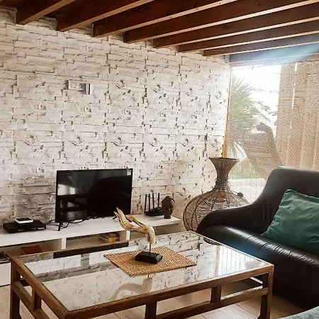 Beautiful With Wifi And Free Parking * ארונה