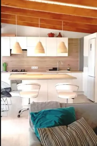 Beautiful With Wifi And Free Parking * ארונה