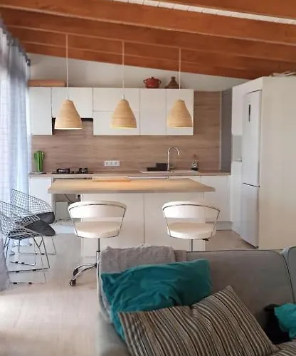 בית נופש Beautiful With Wifi And Free Parking