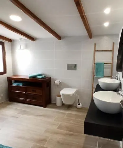 Beautiful With Wifi And Free Parking