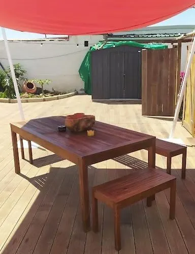 Beautiful With Wifi And Free Parking ארונה