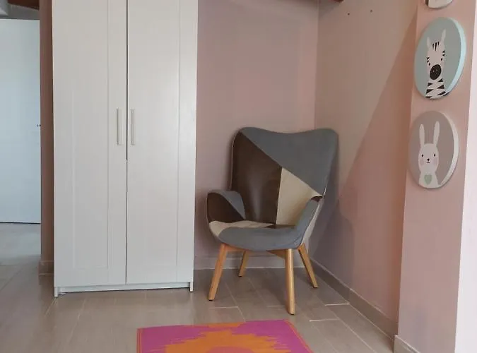 Beautiful With Wifi And Free Parking