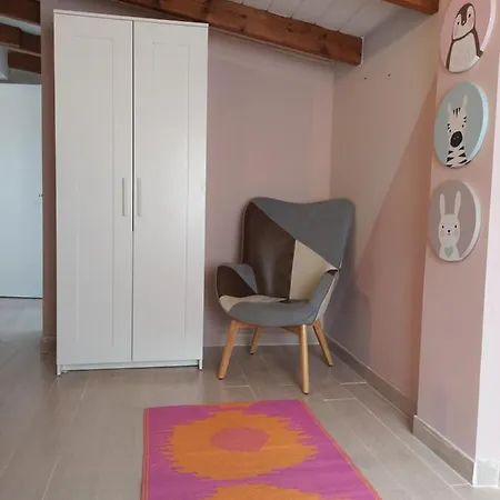 Beautiful With Wifi And Free Parking