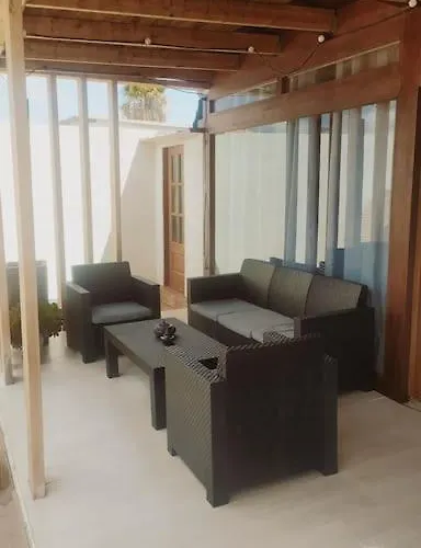 펜션 Beautiful With Wifi And Free Parking 아로나